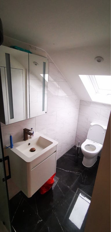Room Crealock Street in Greater London