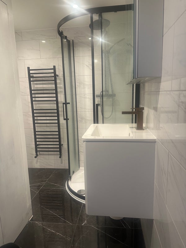 Room Crealock Street in Greater London