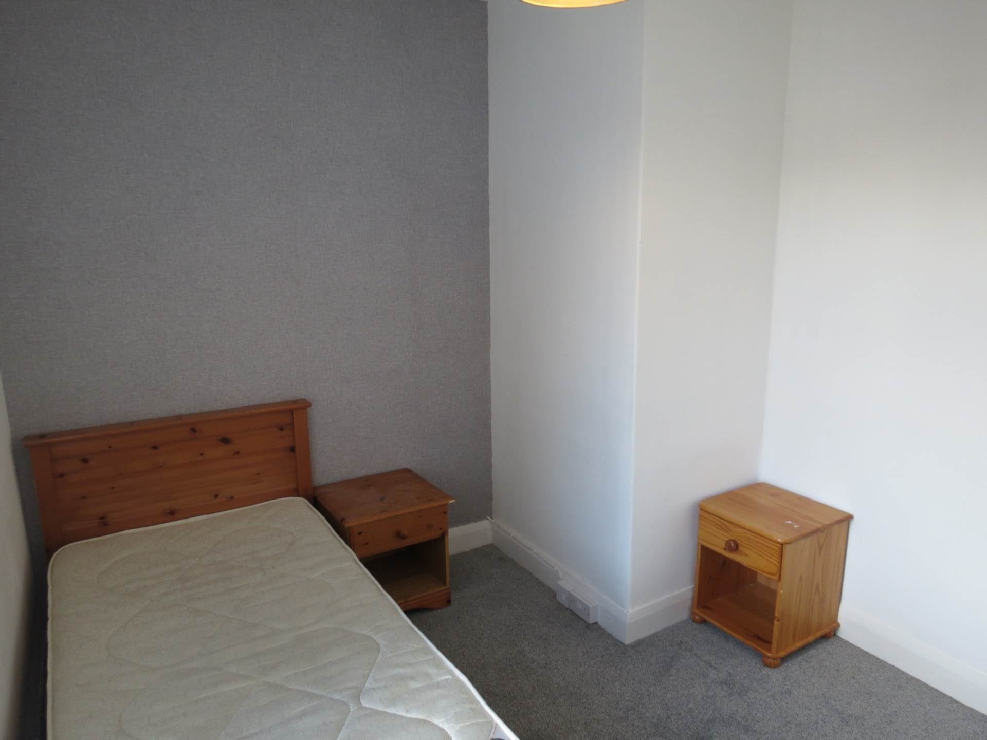 Flat Silverhill Drive in Newcastle upon Tyne