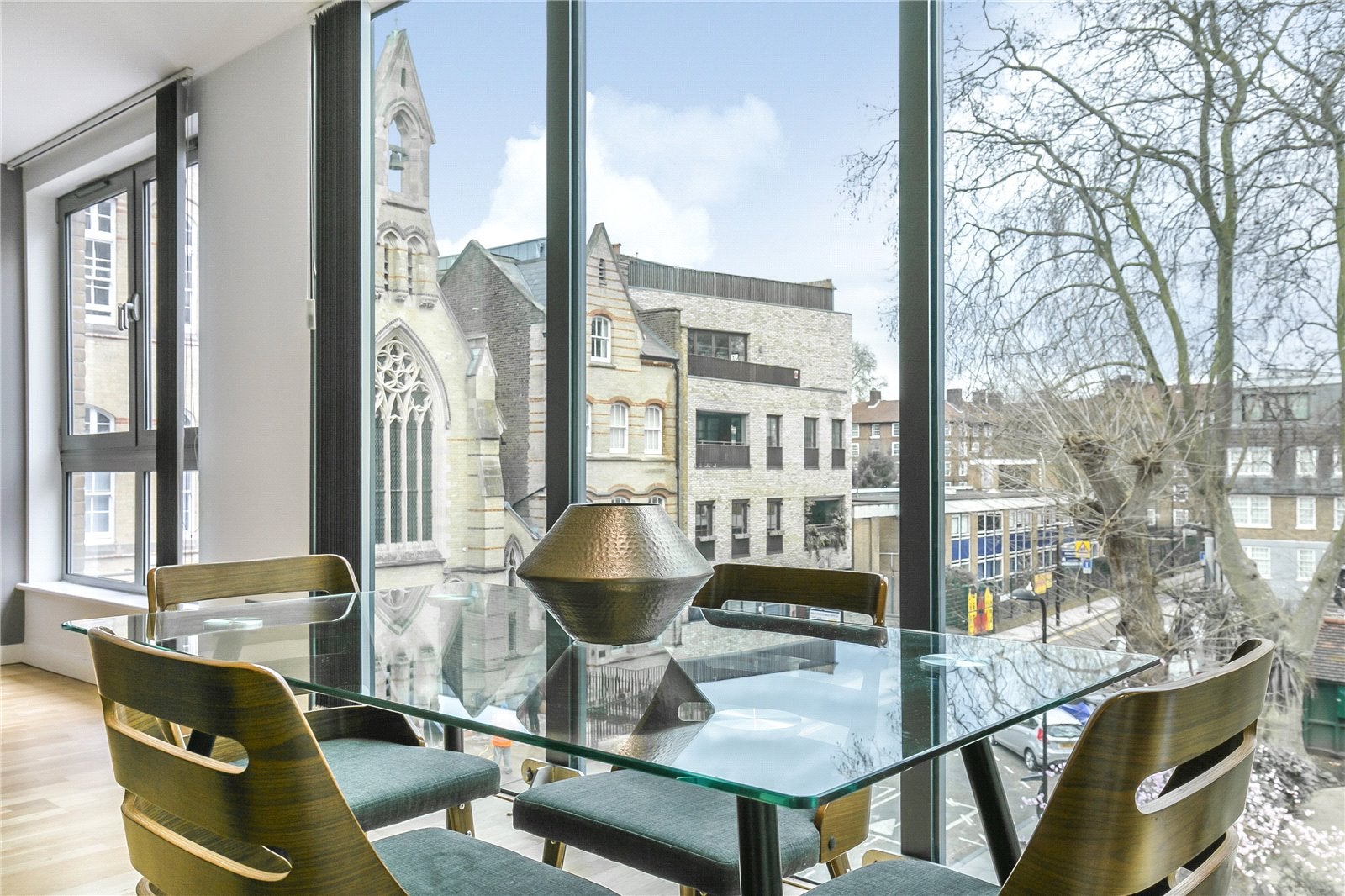 Flat Hoxton Square in Greater London
