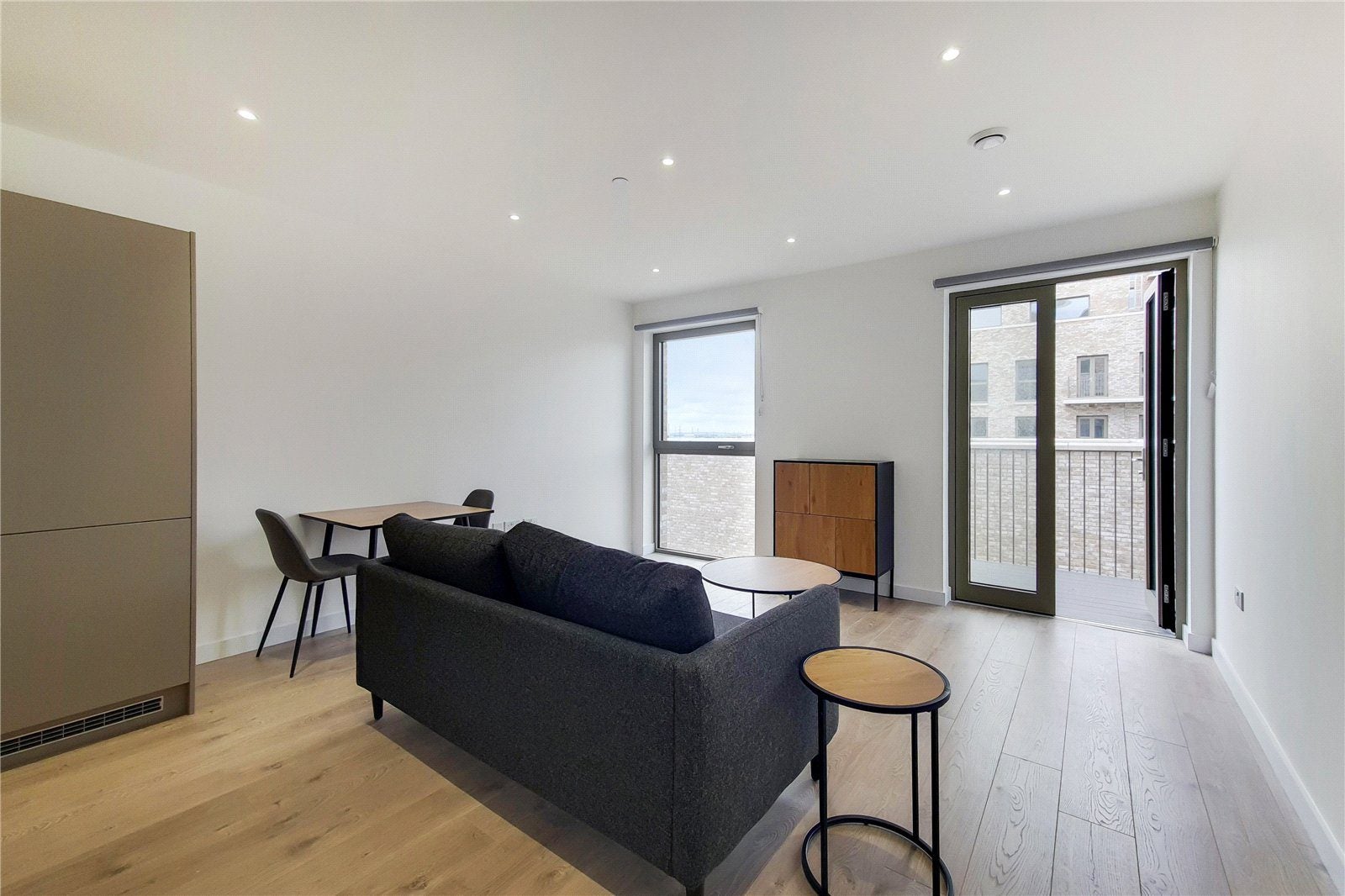 Flat Atlantis Avenue in Greater London