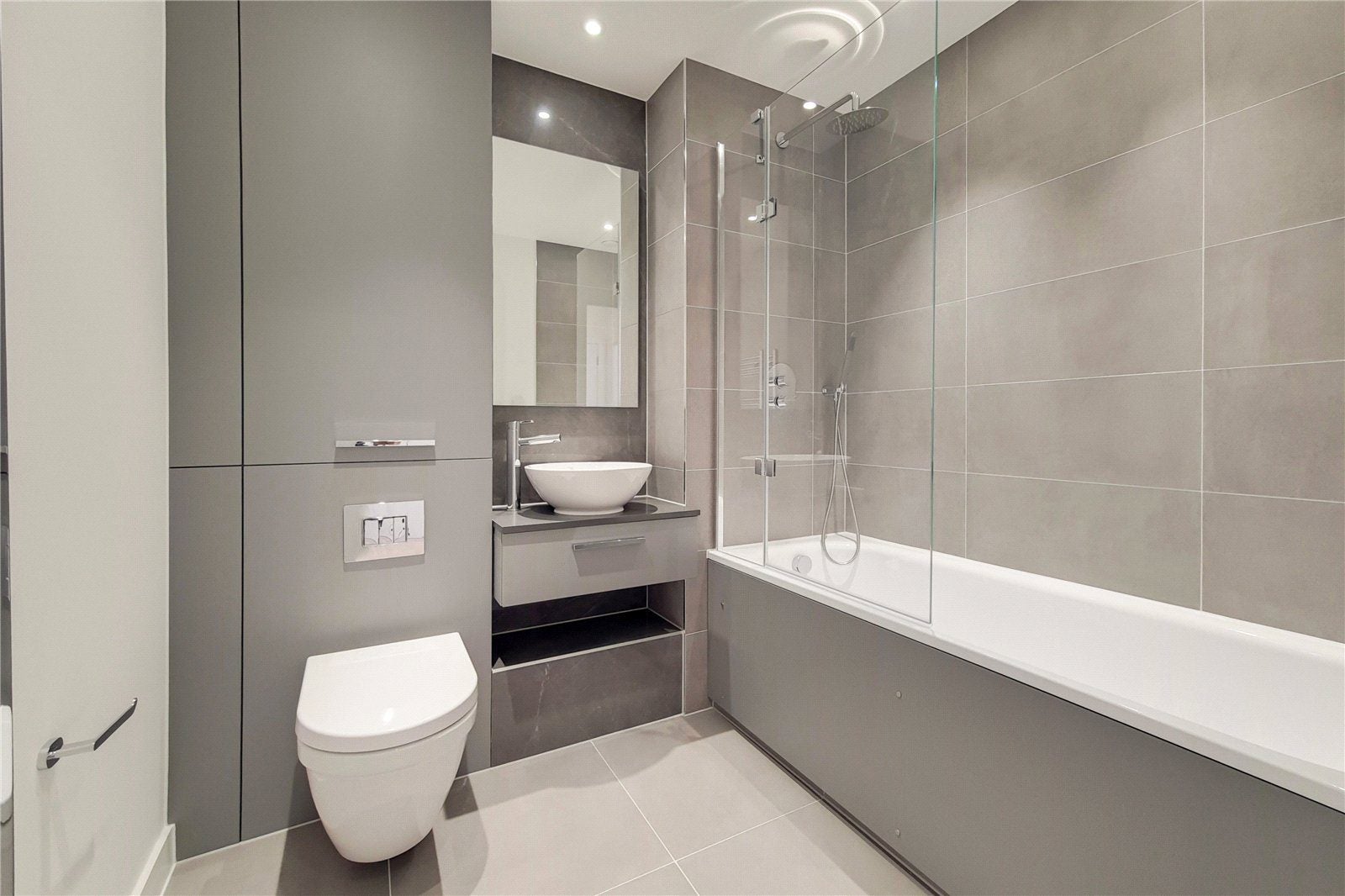 Flat Atlantis Avenue in Greater London