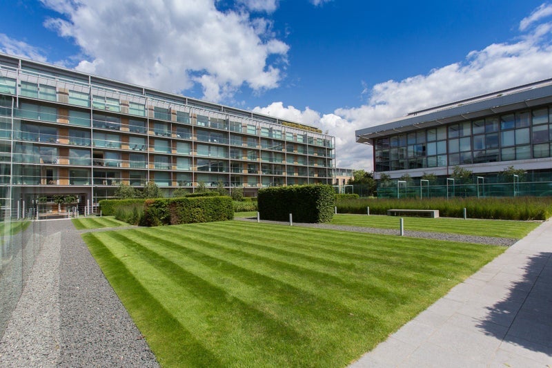 Flat Gillespie Road in Greater London