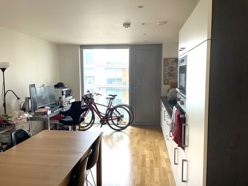Flat Gillespie Road in Greater London