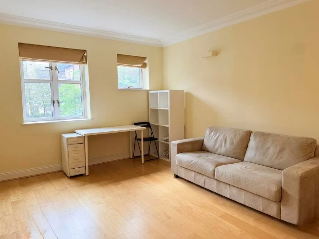 Flat St Margarets Lane in Greater London