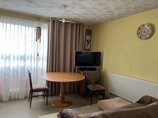 Room Elliot Close in Greater London