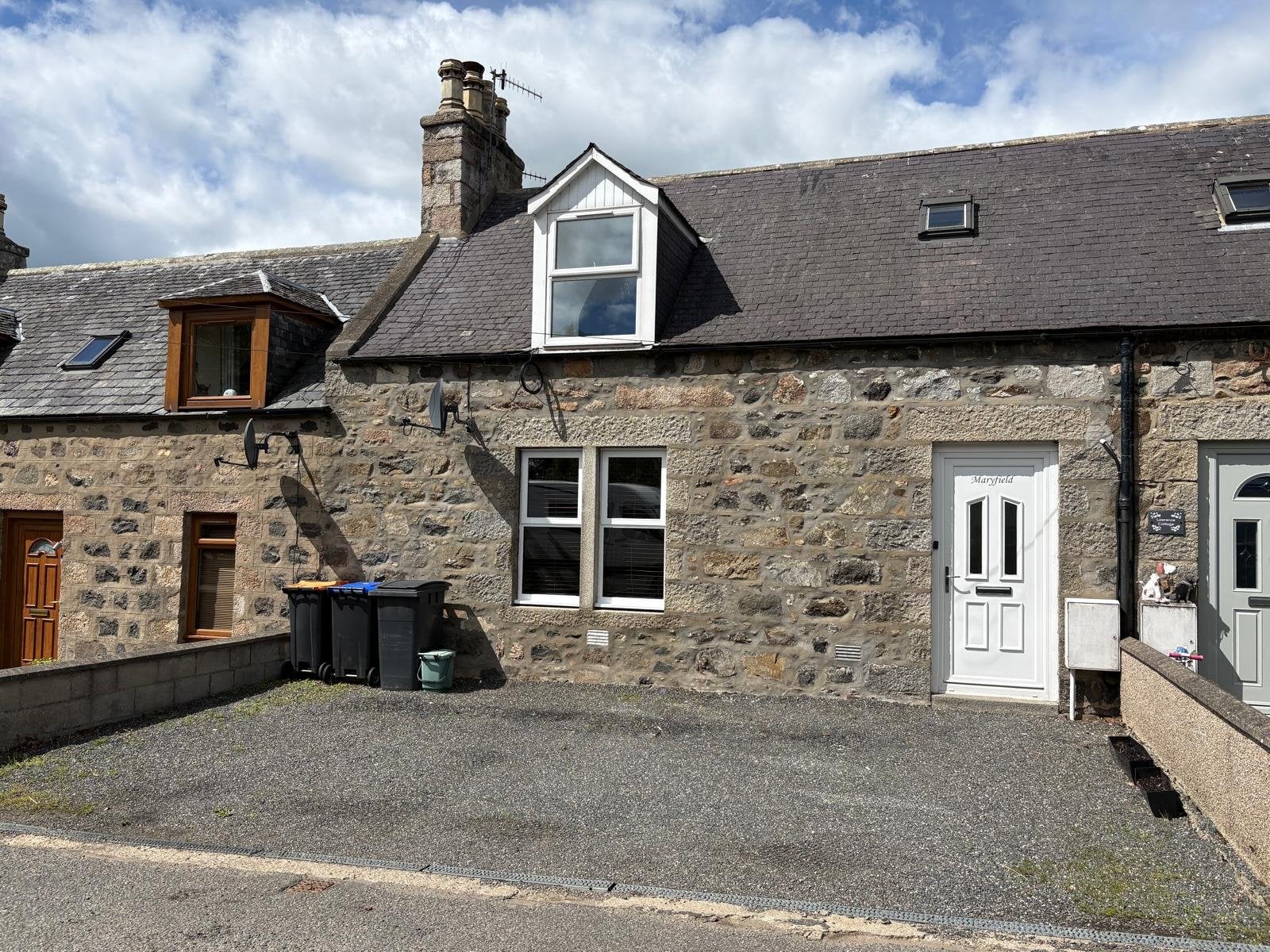 House Lawrence Road in Old Rayne