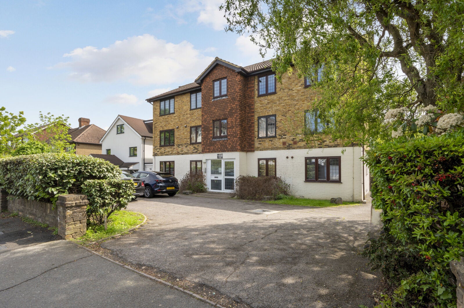 Flat Hook Road in Greater London