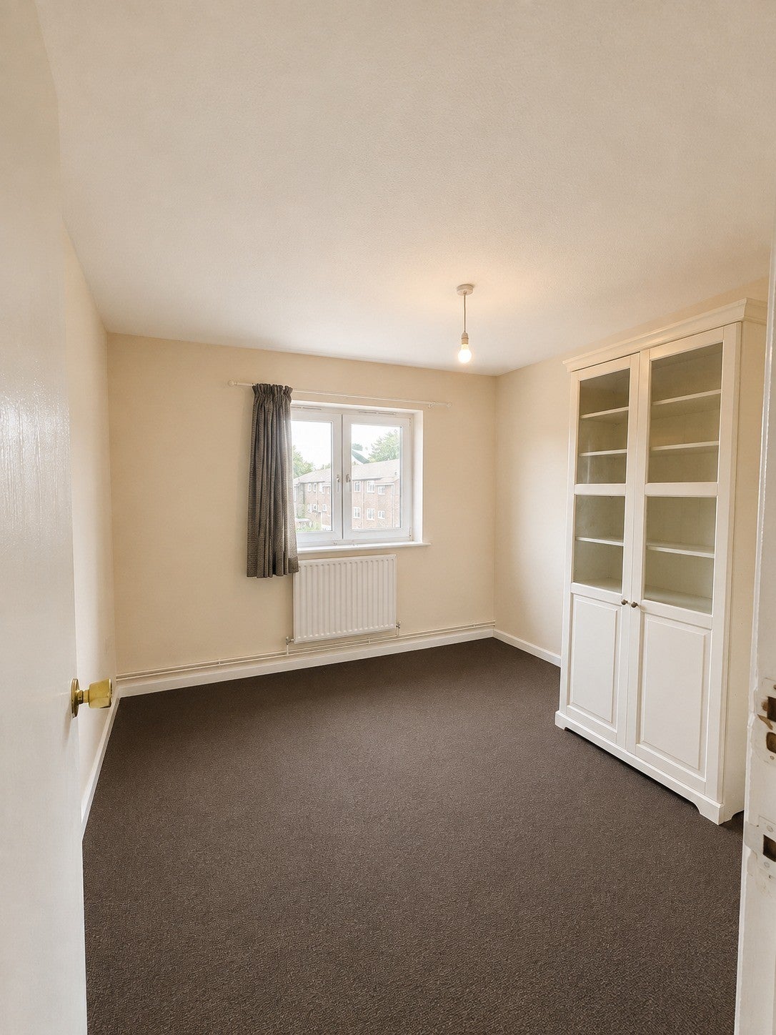Flat Clifton Road in Greater London