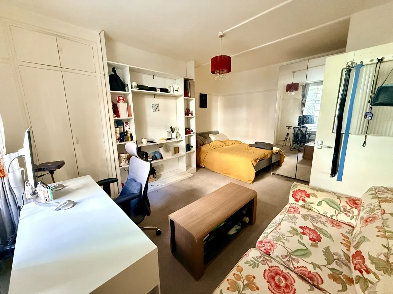 Flat Portpool Lane in Greater London