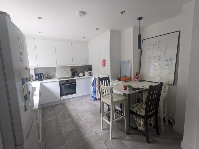 Room Bygrove Street in Greater London