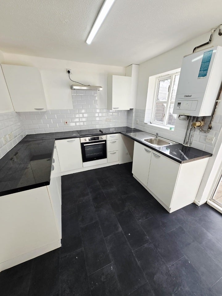 House Weymouth Close in Greater London