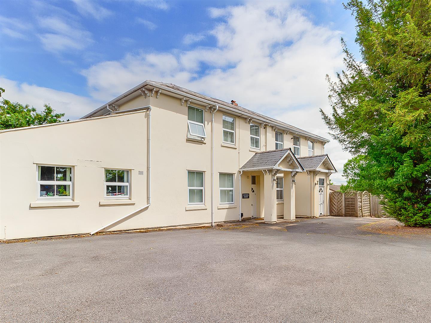 Flat Victoria Road in Malvern Hills