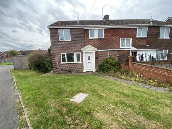 House Willow Close in Rotherham