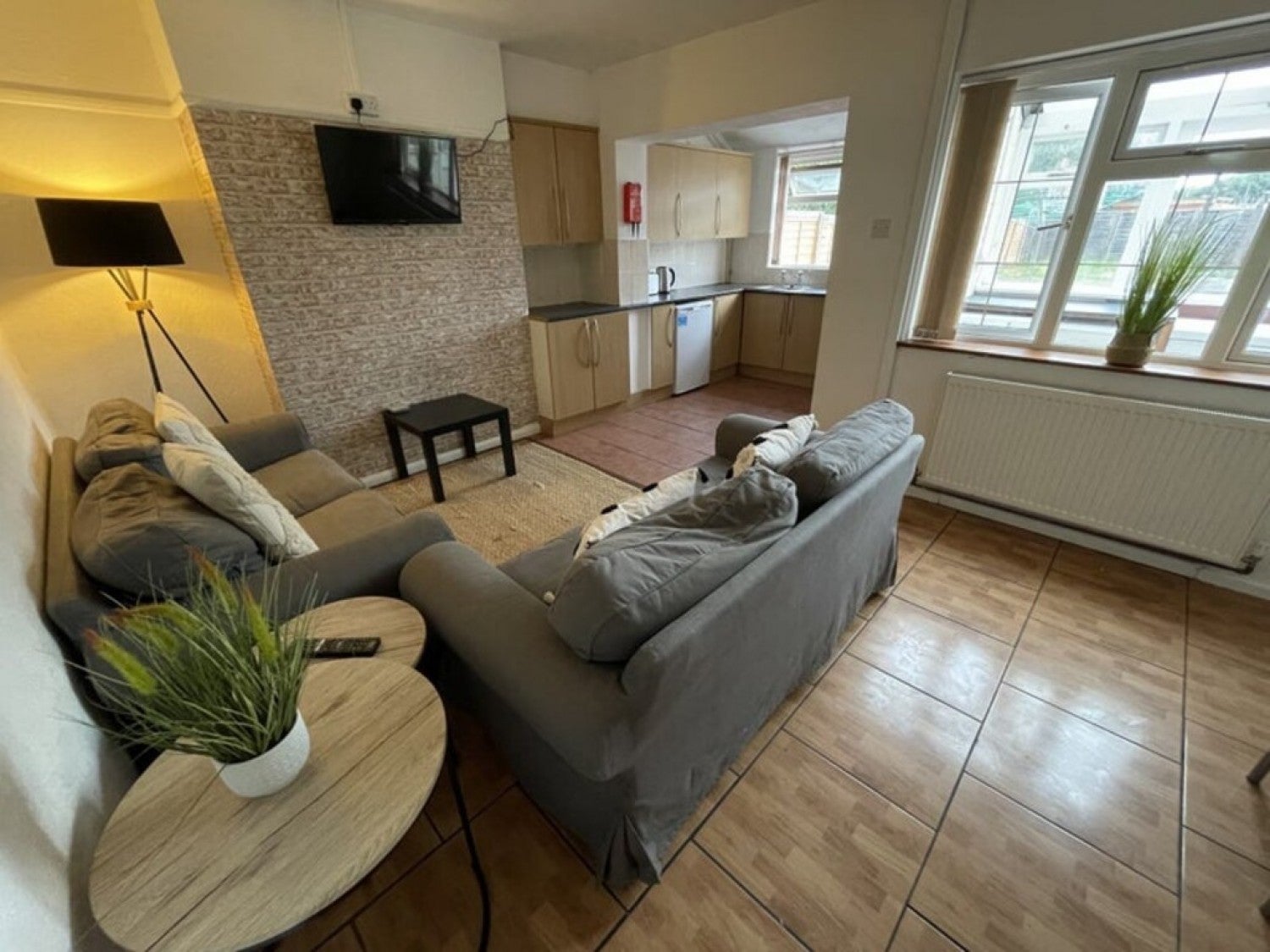 Room Comer Road in Worcester