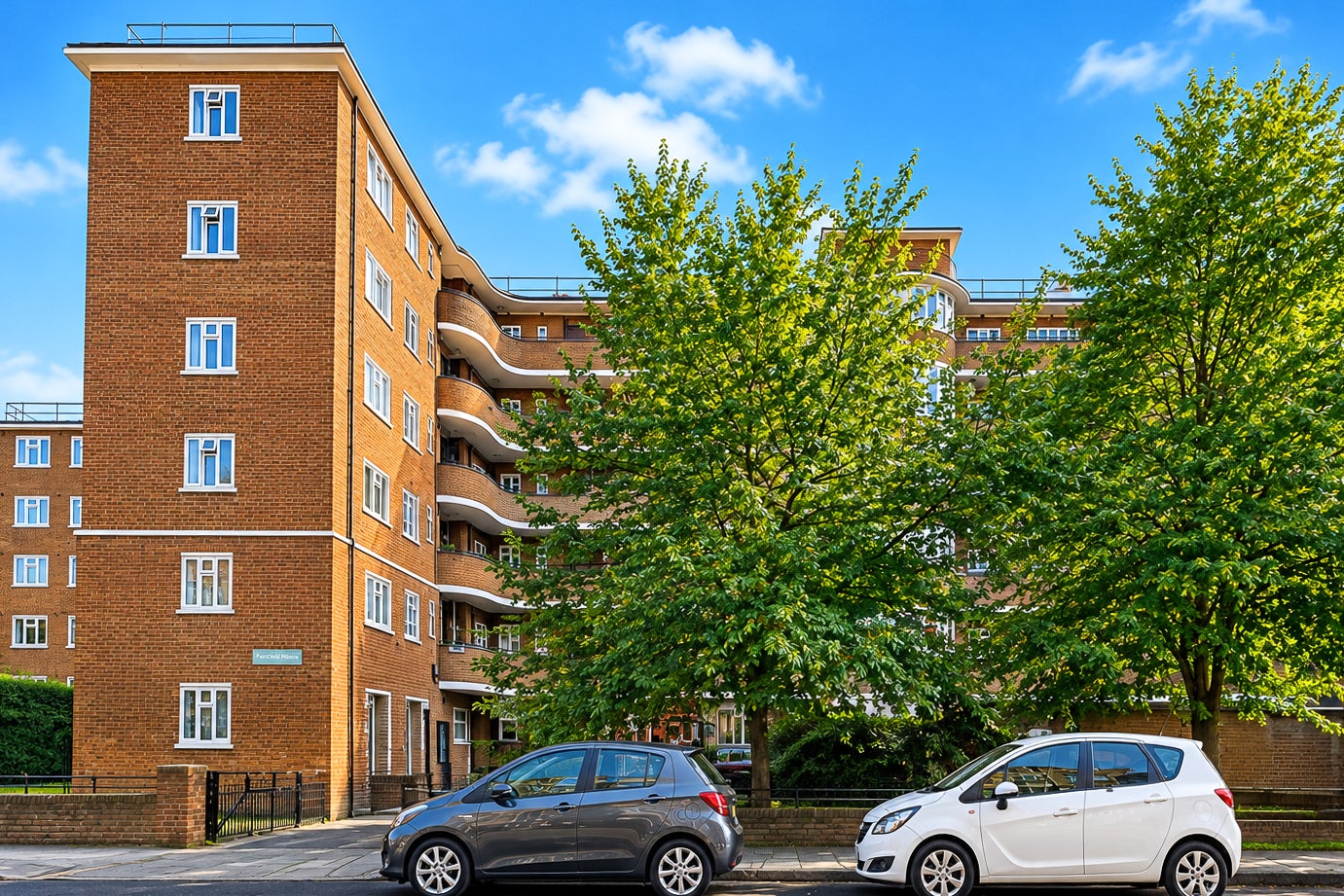Flat Fanshaw Street in Greater London