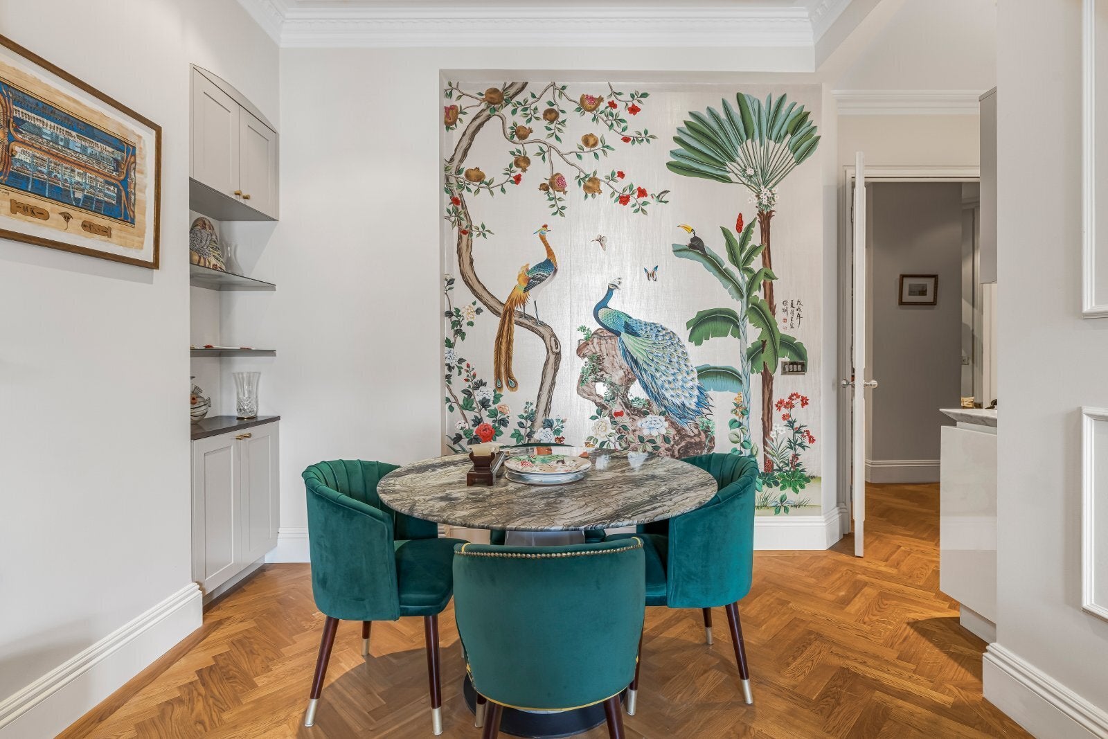 Flat Whitehall Court in City of Westminster