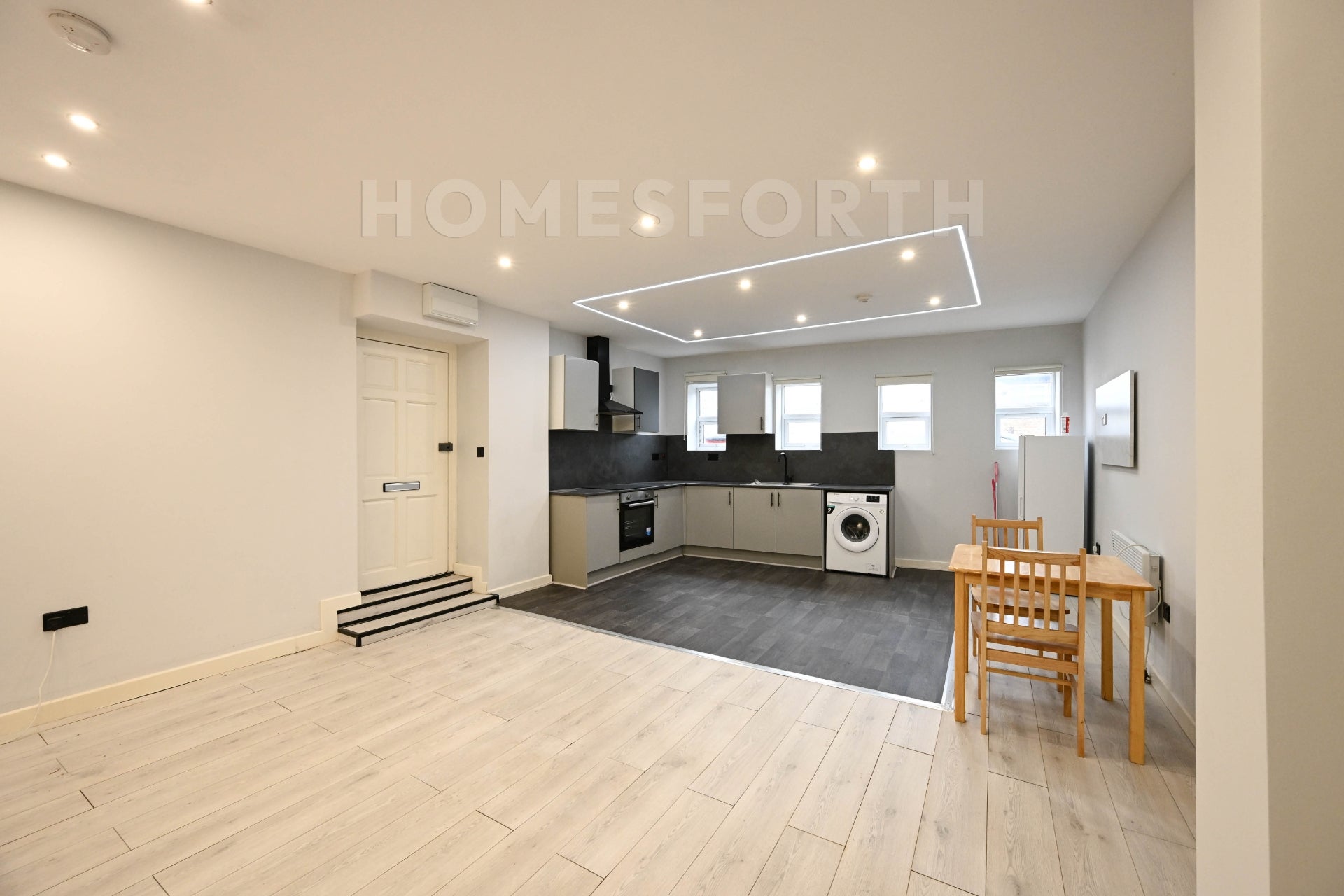 Flat Churchfield Road in Greater London