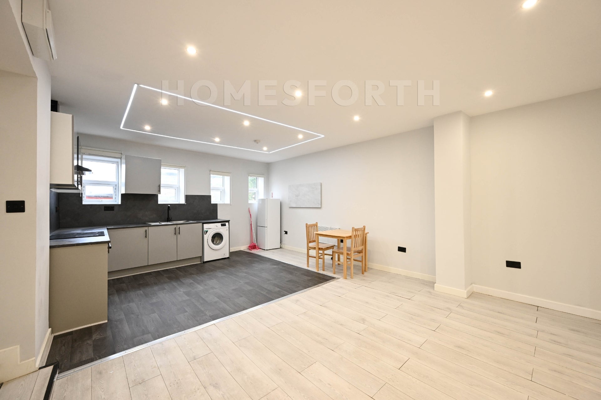 Flat Churchfield Road in Greater London