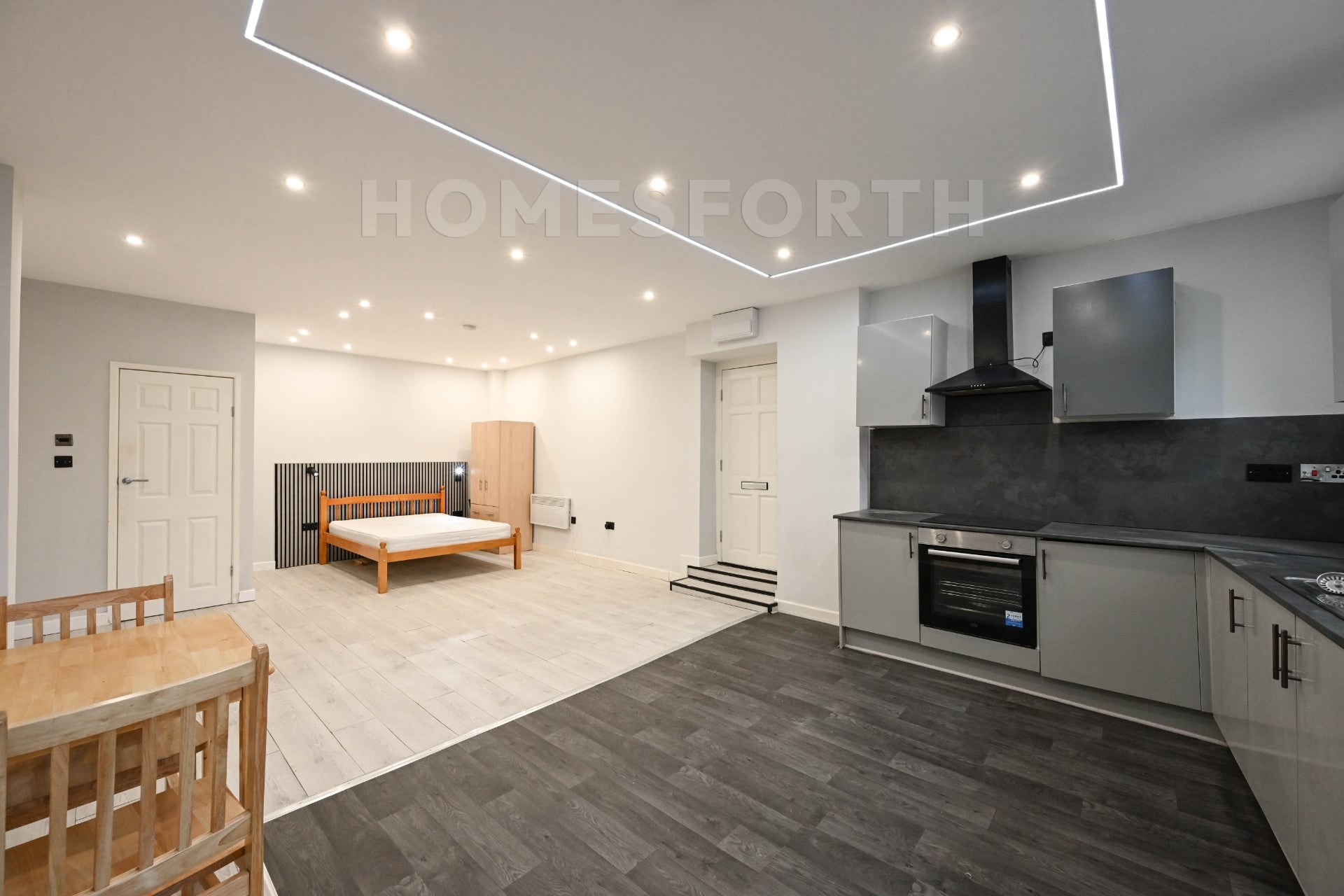 Flat Churchfield Road in Greater London