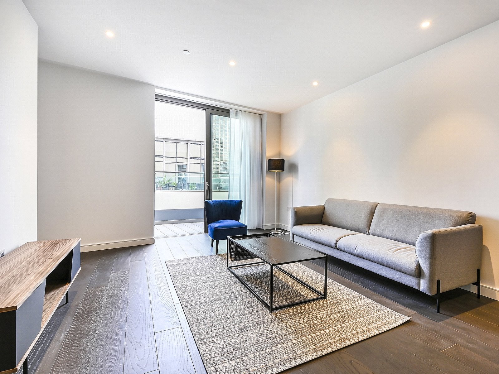 Flat Park Drive in Greater London