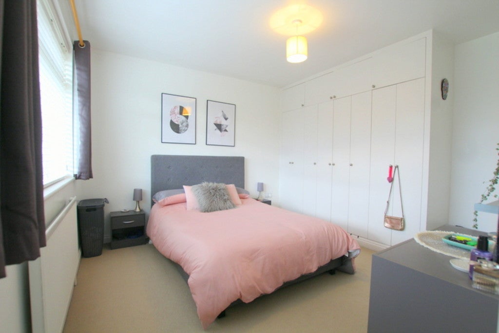 Flat Richmond Avenue in London