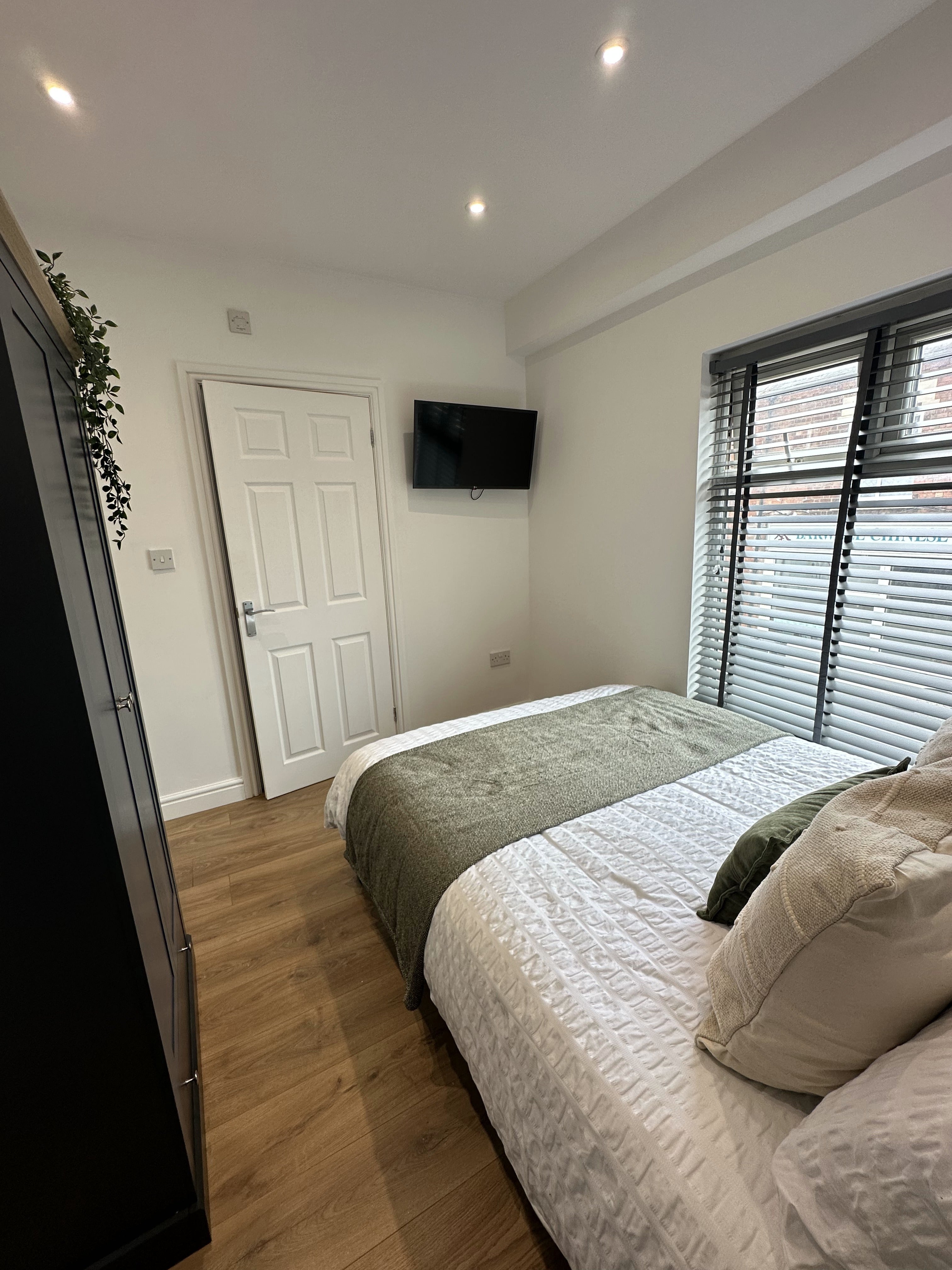 Room High Street in Hinckley and Bosworth