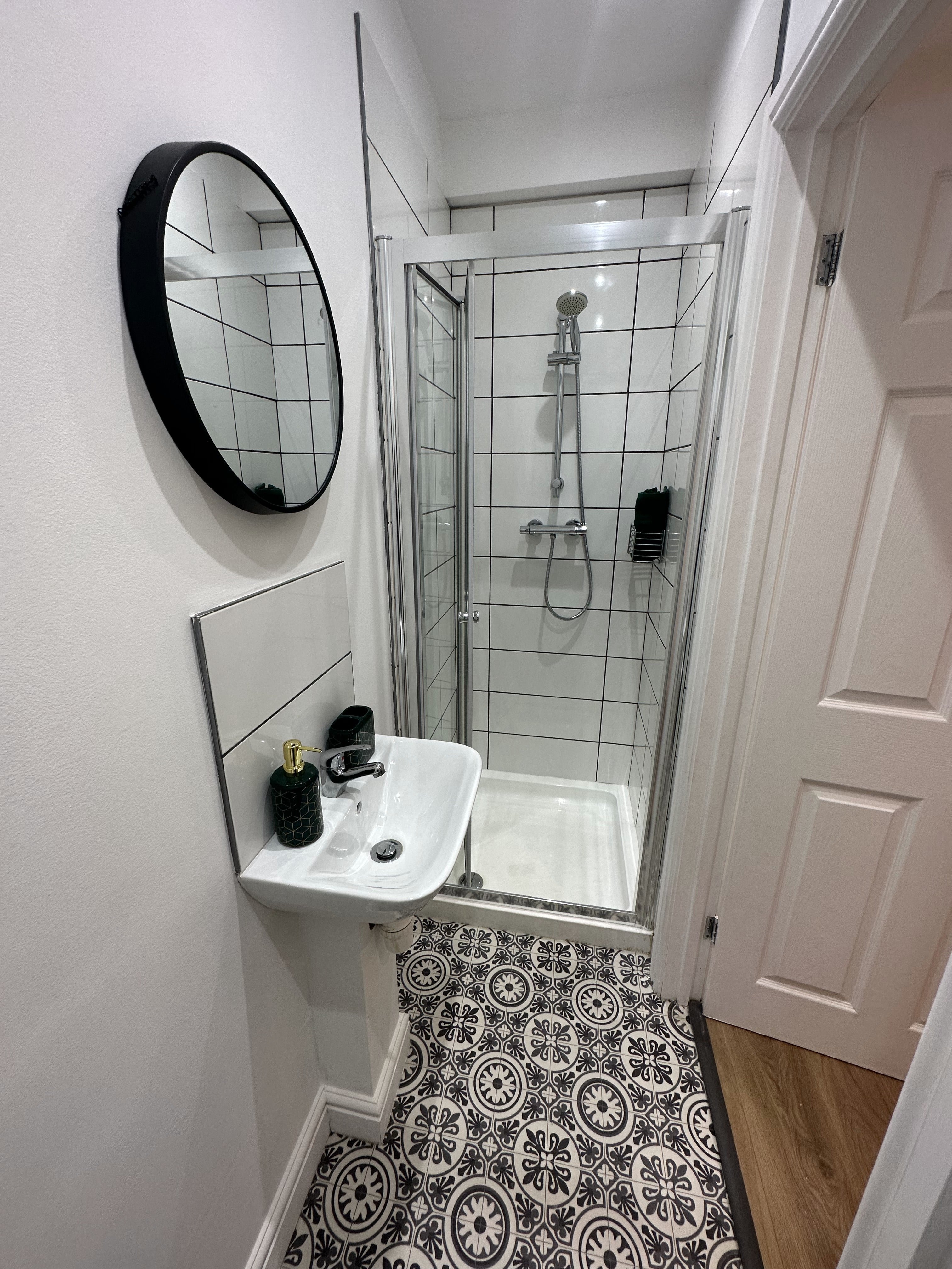 Room High Street in Hinckley and Bosworth