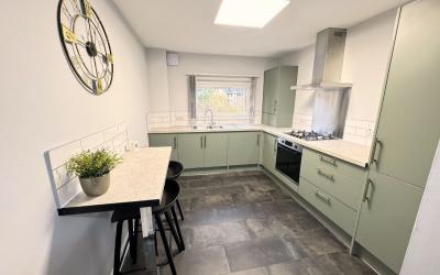 Flat Hayburn Place in Glasgow