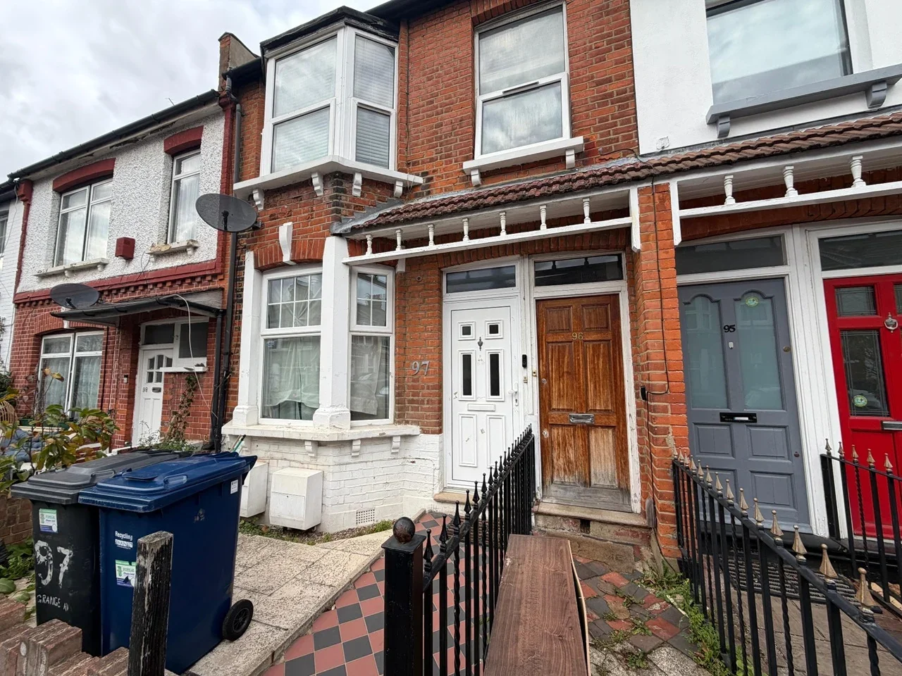 Flat Grange Avenue in Greater London