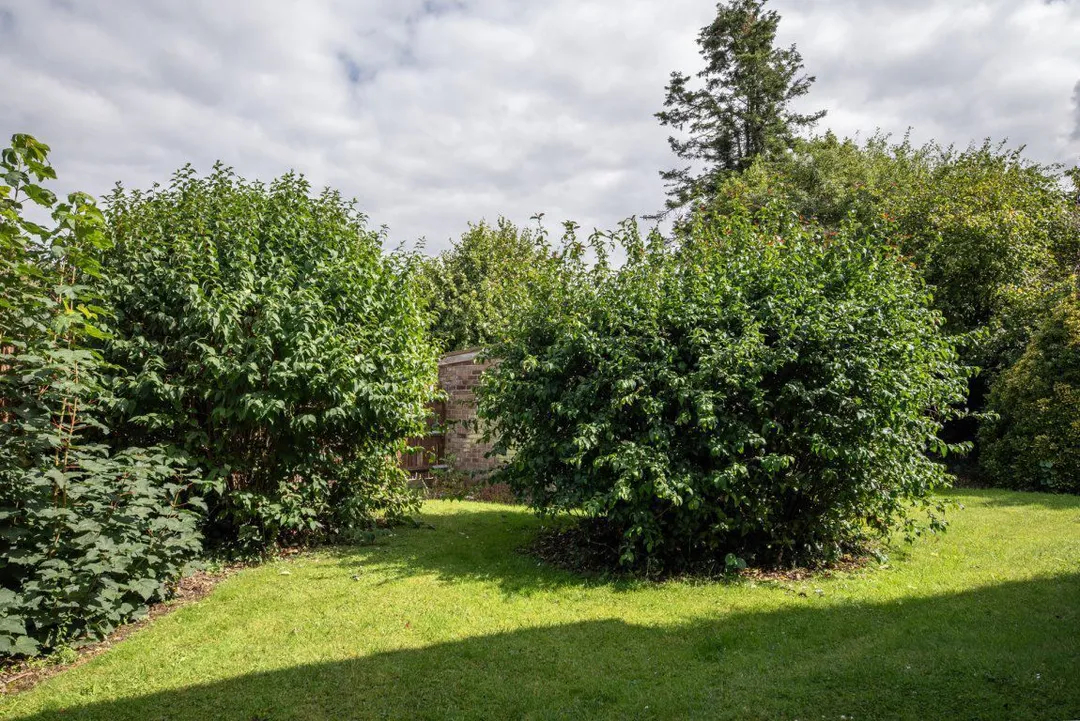 House Saint Dunstan's Close in St. Mildreds