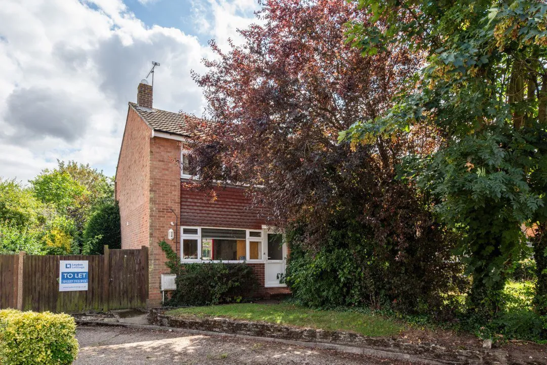 House Saint Dunstan's Close in St. Mildreds