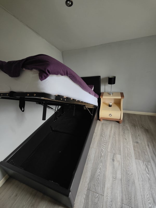 Room Catford Hill in Greater London