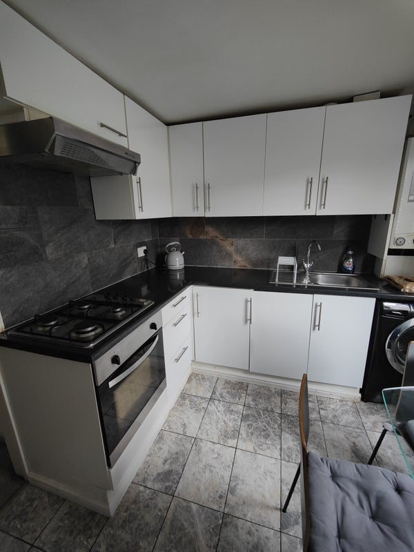 Room Catford Hill in Greater London