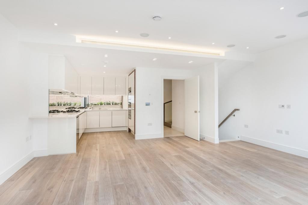 Flat Rainsborough Square in Greater London