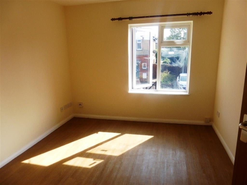 Flat George Street in Higham Ferrers