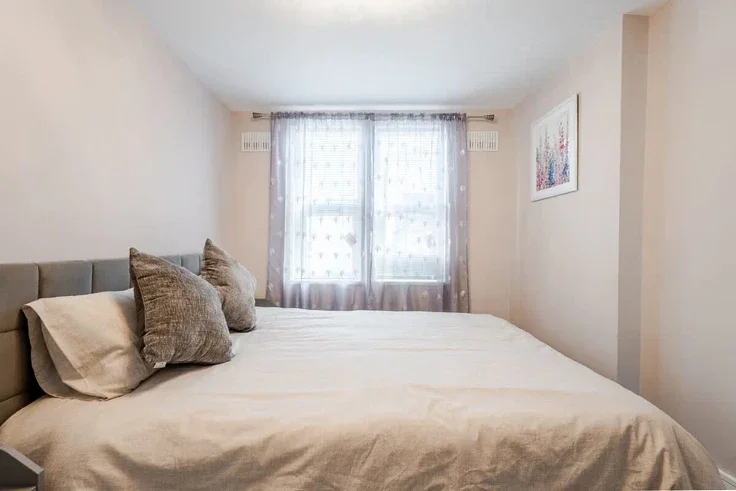 Flat Whitehall Road in Bristol