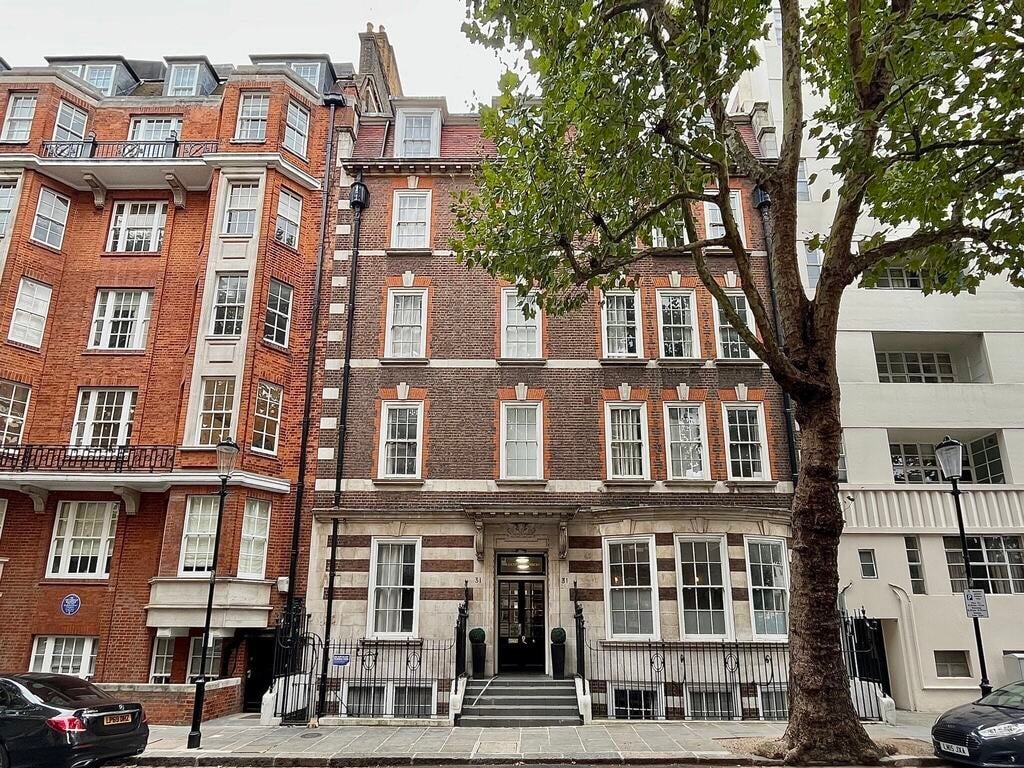 Flat Draycott Avenue in Greater London