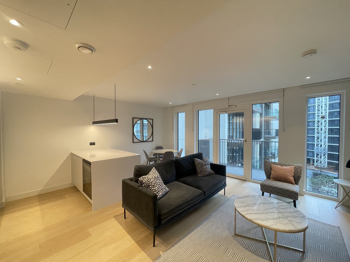 Flat Belvedere Row in Folkestone and Hythe District