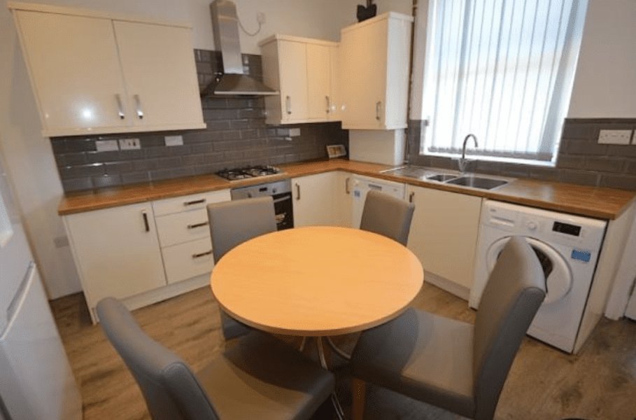 Flat Welton Grove in Leeds