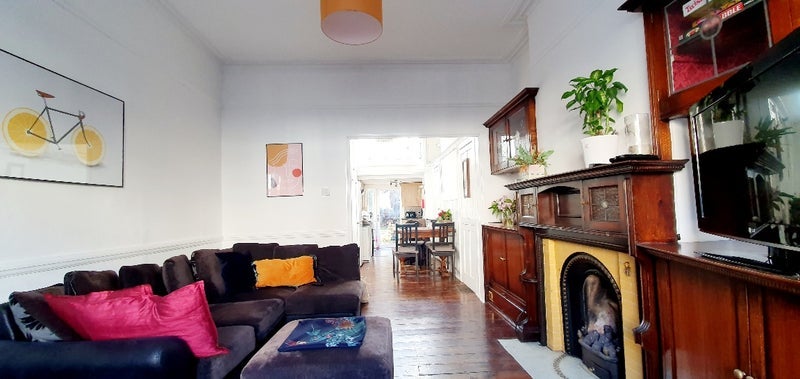 Room Roden Street in Greater London