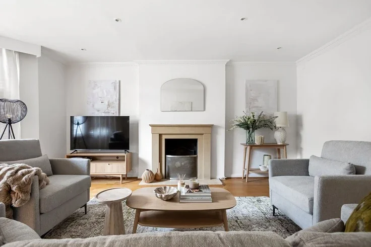 Flat Auriol Road in Greater London