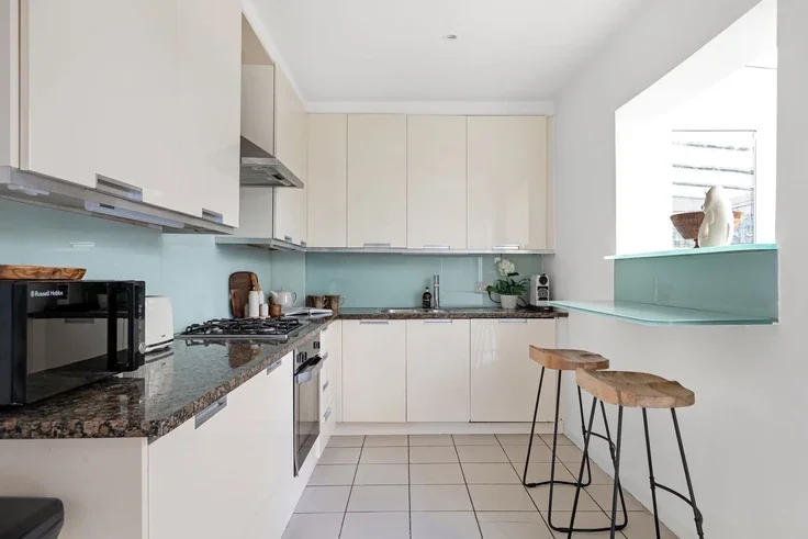 Flat Auriol Road in Greater London