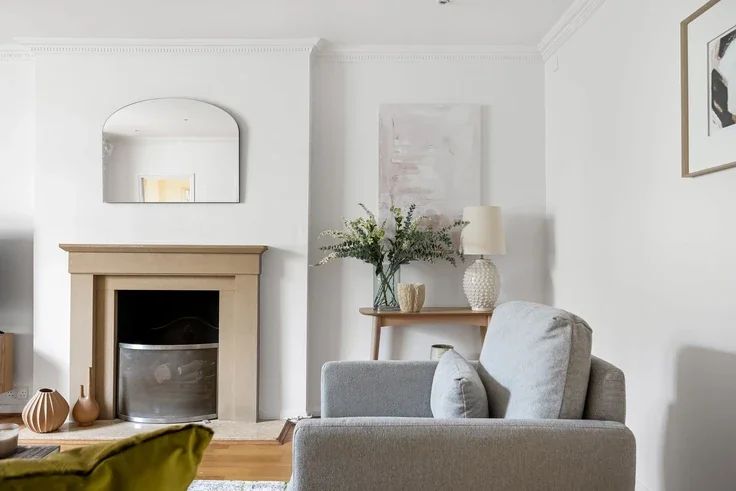 Flat Auriol Road in Greater London