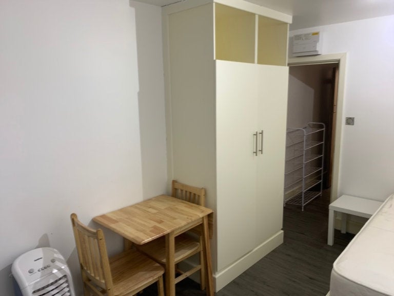 Flat Haverstock Hill in Greater London