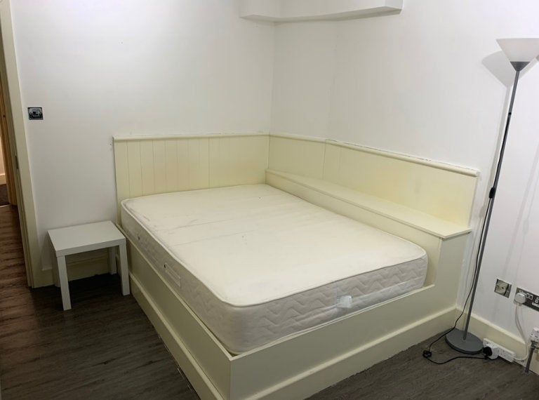 Flat Haverstock Hill in Greater London