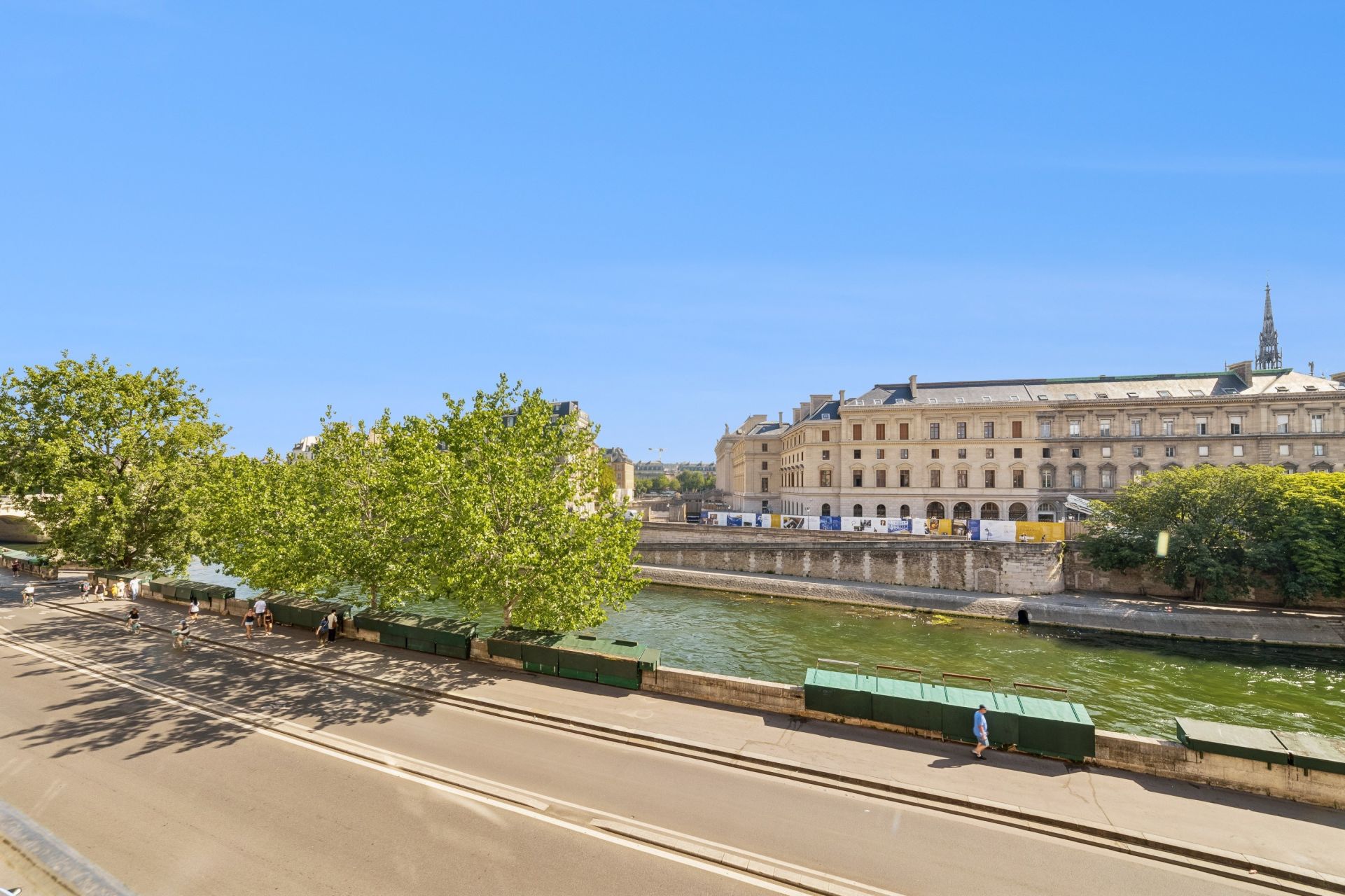 Flat Quai des Grands Augustins in Paris
