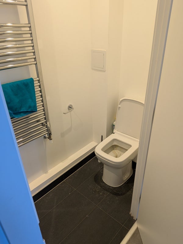 Room Cairo New Road in Greater London