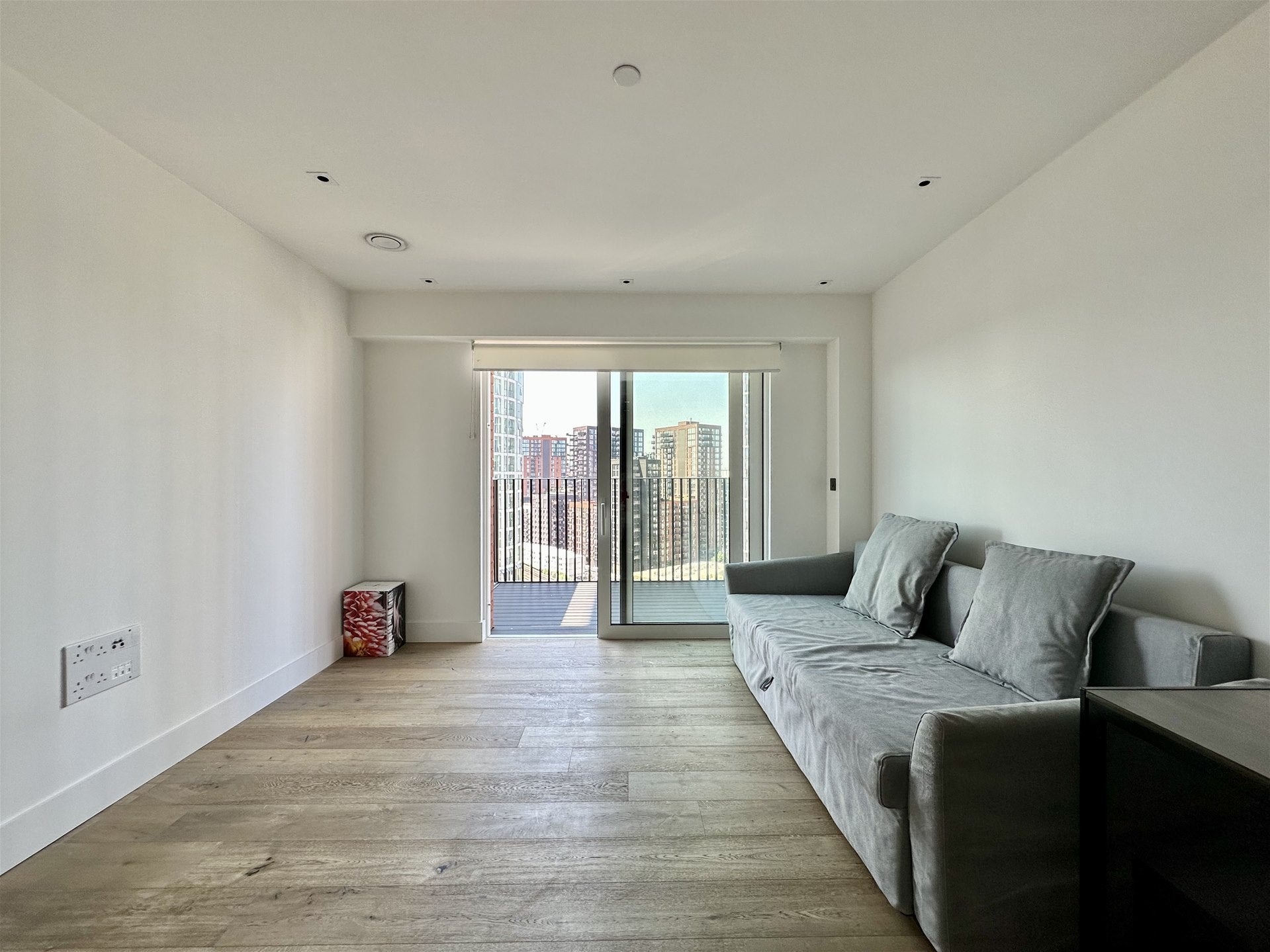 Flat Exchange Gardens in Greater London