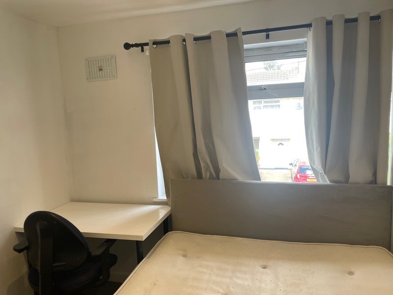 Room Exmoor Close in Chelmsford